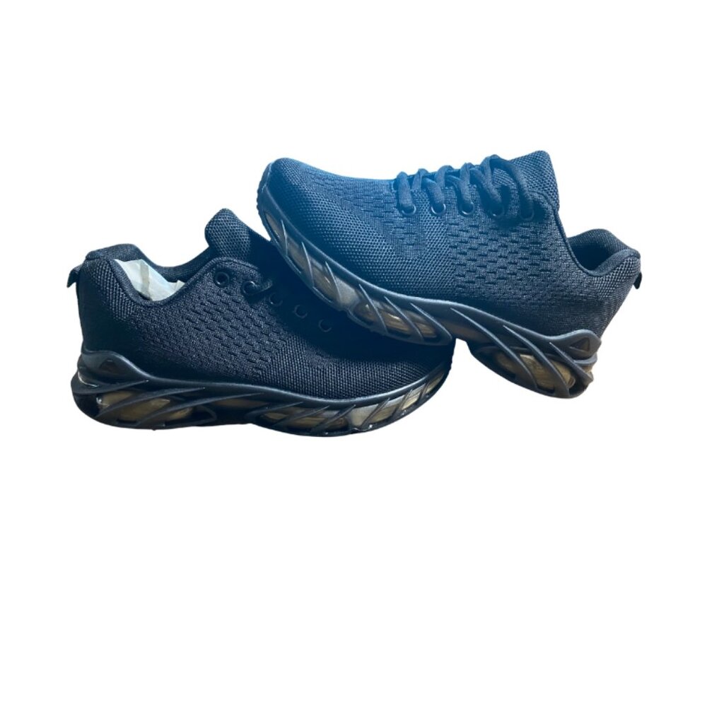 Youth Solid Black Athletic Shoes Size 5